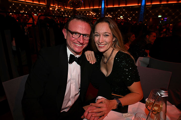 Hans Theiss und Christine Theiss im Festsaal des Paulaner Nockherberg beim Schwarz-Weiss Ball M&uuml;nchner Gschichten (&copy;Foto: Petra Sch&ouml;nberger)